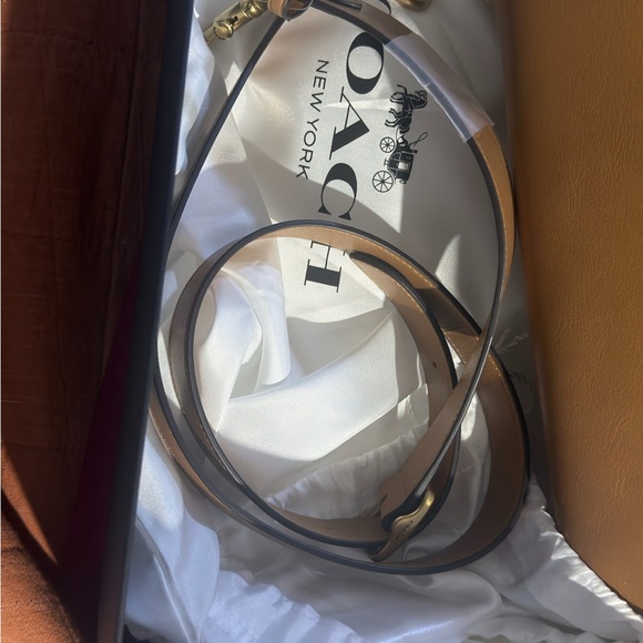 Coach Empire 40 Carryall - Picture 16 of 16